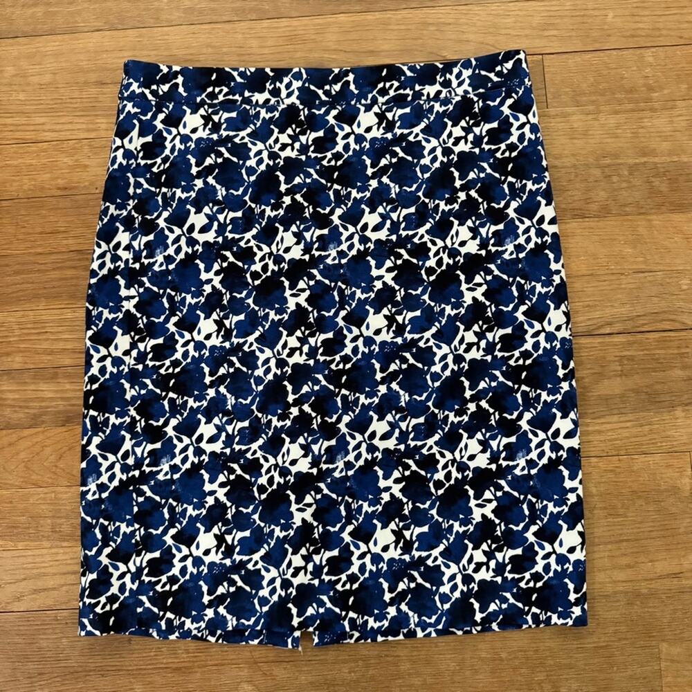 J. Crew blue black knee length pencil skirt size 6
 b49